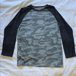 The Children's Place Gray and Black Camo Long Sleeve Tee